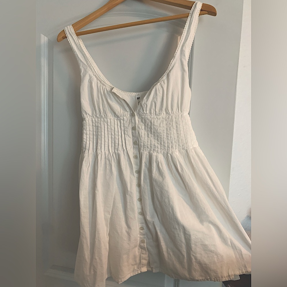 White Button-Down Sleeveless Dress